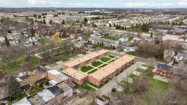 51 Spokane Drive, Pontiac, MI 48341