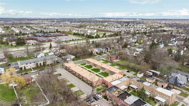 51 Spokane Drive, Pontiac, MI 48341