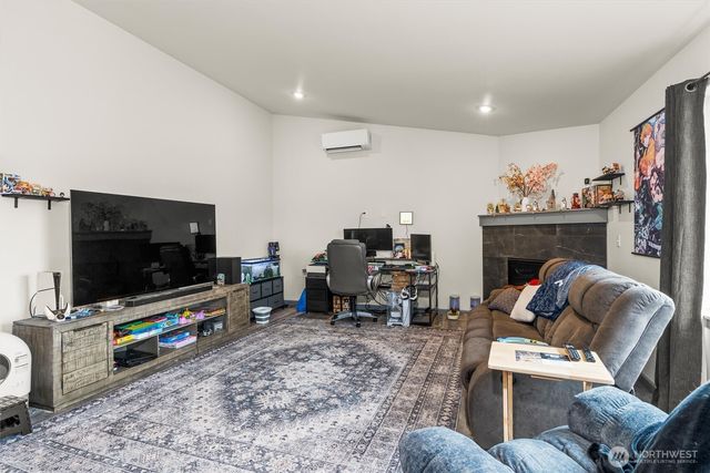 20031 Sunrose Lane SW, Centralia, WA 98531