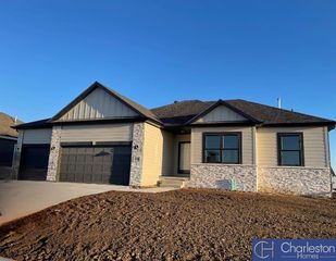 11904 S 118th Street, Papillion, NE 68046