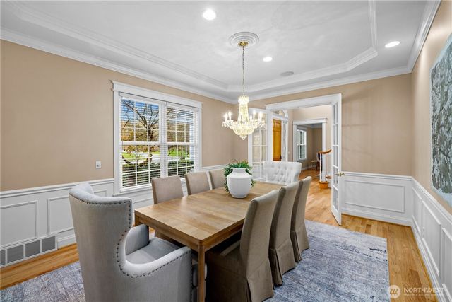 649 E Lake Sammamish Parkway SE, Sammamish, WA 98074