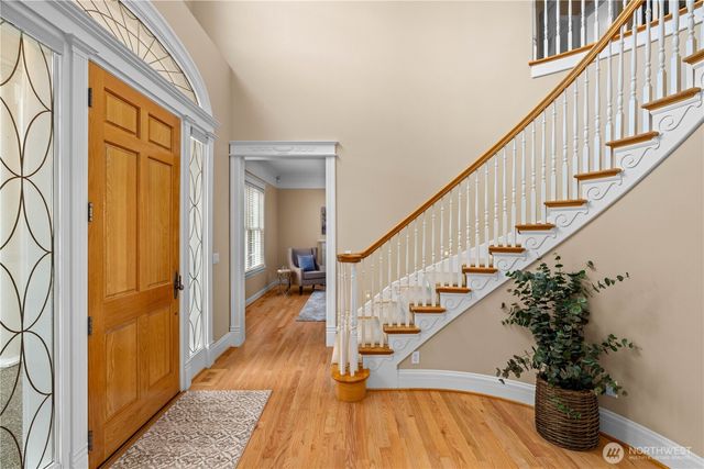 649 E Lake Sammamish Parkway SE, Sammamish, WA 98074