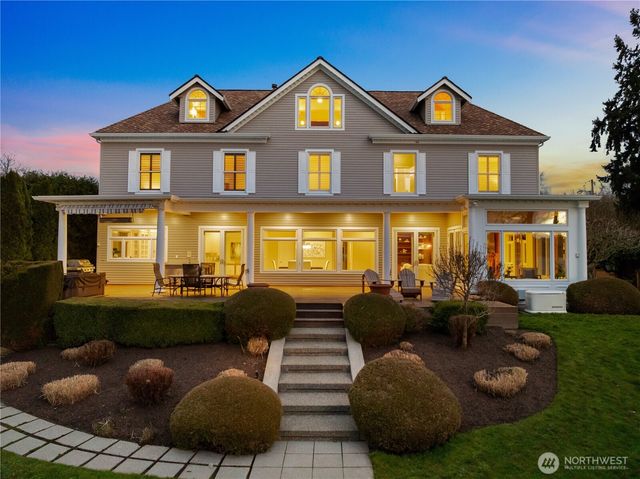 649 E Lake Sammamish Parkway SE, Sammamish, WA 98074