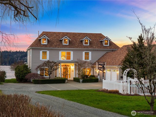 649 E Lake Sammamish Parkway SE, Sammamish, WA 98074