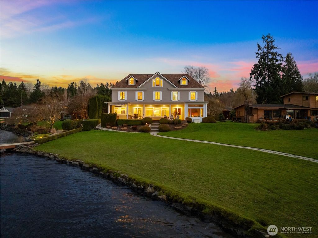 649 E Lake Sammamish Parkway SE, Sammamish, WA 98074