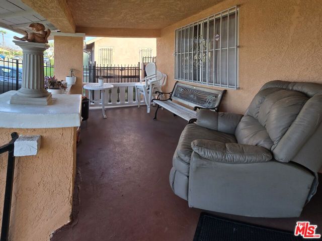 1222 W 78th Street, Los Angeles, CA 90044