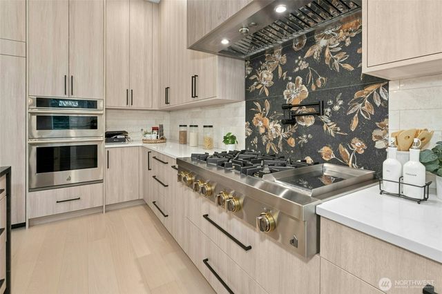 24257 SE 26th Place, Sammamish, WA 98075