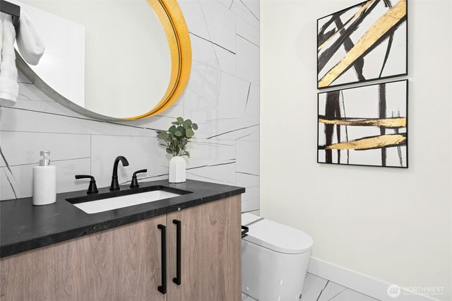 24257 SE 26th Place, Sammamish, WA 98075