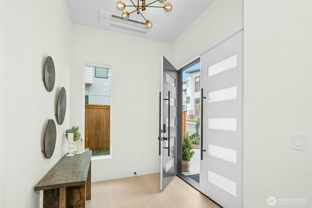 24257 SE 26th Place, Sammamish, WA 98075