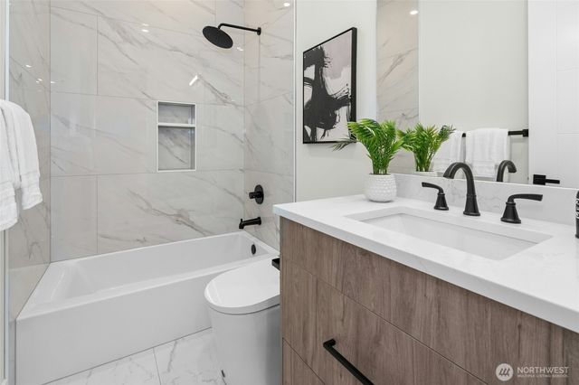 24257 SE 26th Place, Sammamish, WA 98075