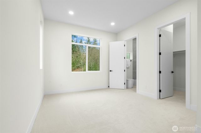 24257 SE 26th Place, Sammamish, WA 98075