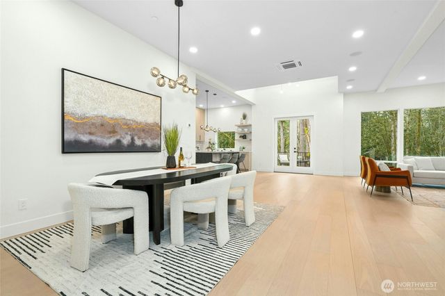 24257 SE 26th Place, Sammamish, WA 98075