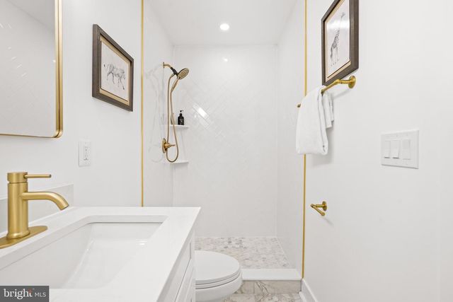 7047 WYNDALE ST NW, Washington, DC 20015