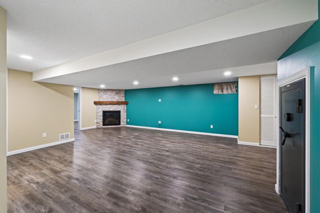 2051 Deerwood Lane NE, East Bethel, MN 55092