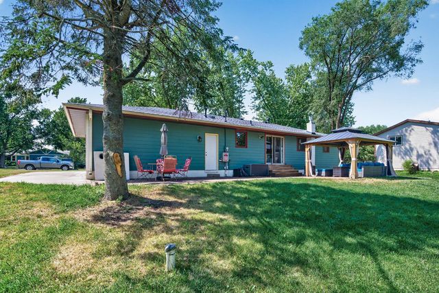 2051 Deerwood Lane NE, East Bethel, MN 55092