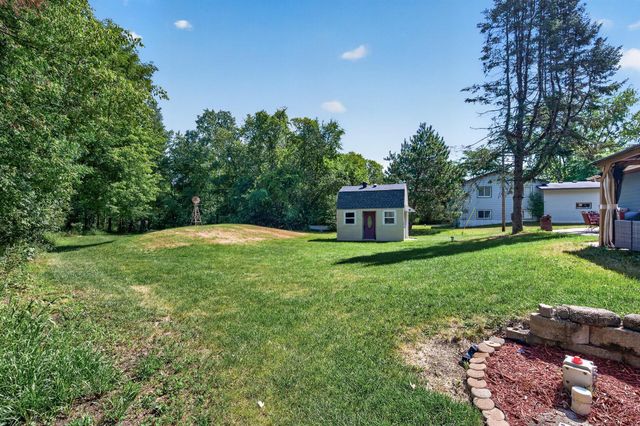 2051 Deerwood Lane NE, East Bethel, MN 55092