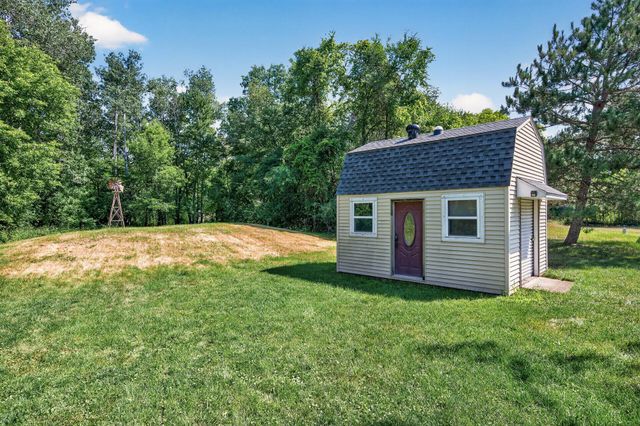 2051 Deerwood Lane NE, East Bethel, MN 55092