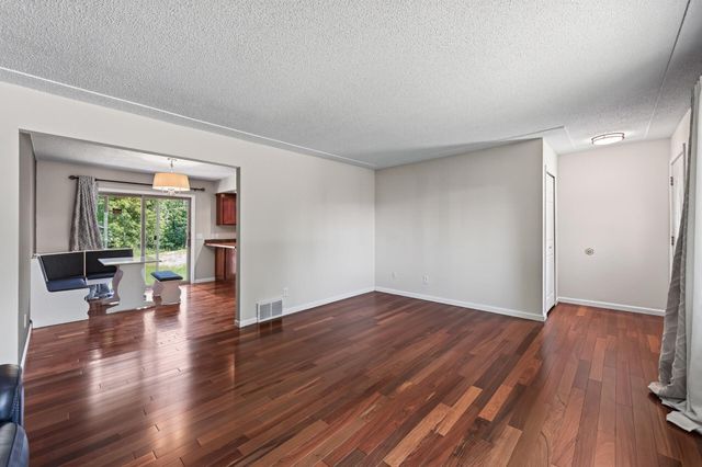 2051 Deerwood Lane NE, East Bethel, MN 55092