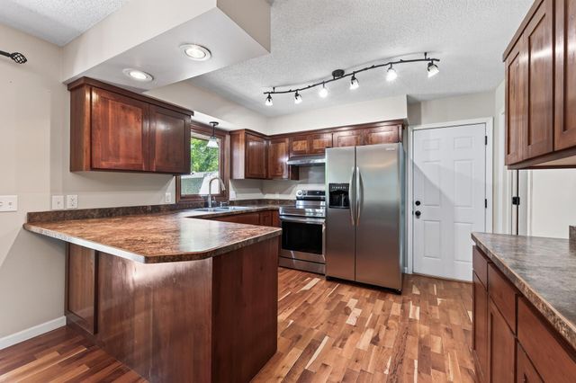 2051 Deerwood Lane NE, East Bethel, MN 55092