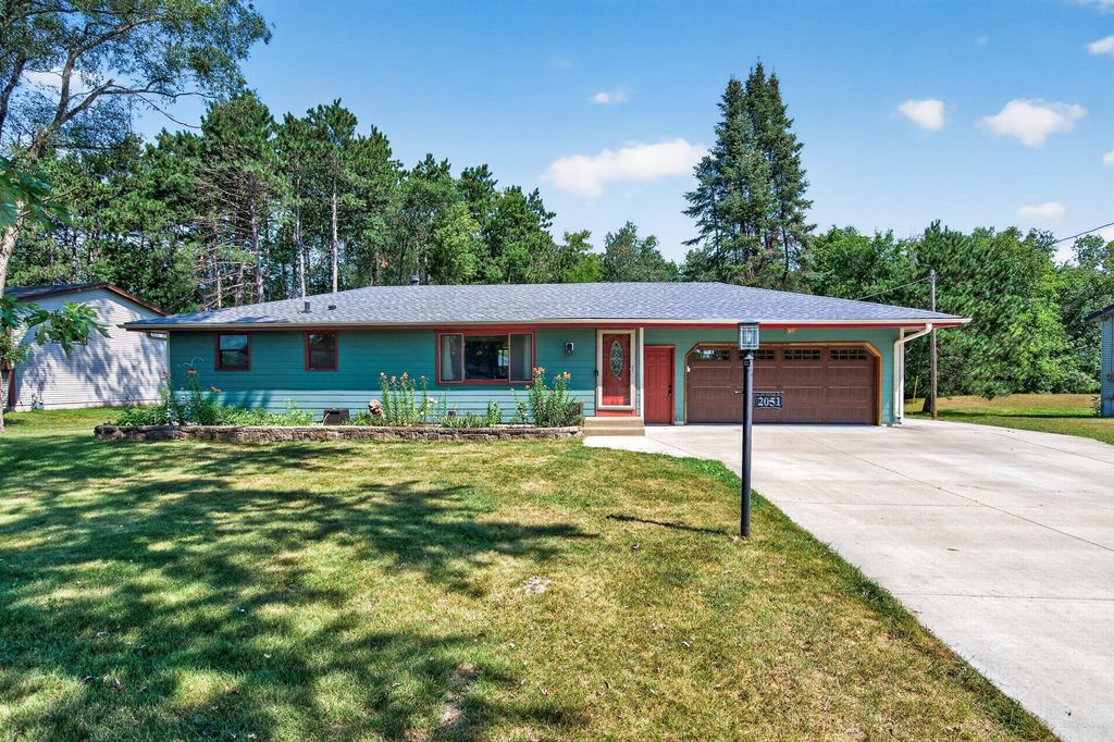 2051 Deerwood Lane NE, East Bethel, MN 55092