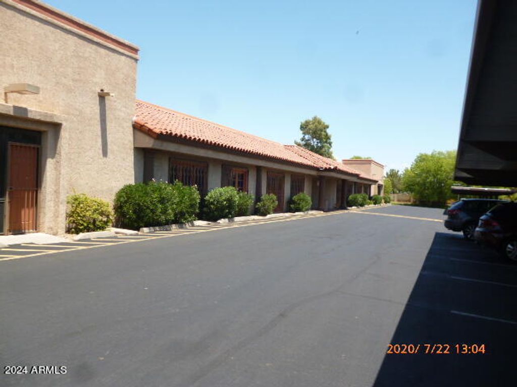 8751 N 51ST Avenue N, Glendale, AZ 85302 — photo 4