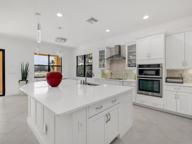 8256 Bradford Way, Parkland, FL 33076