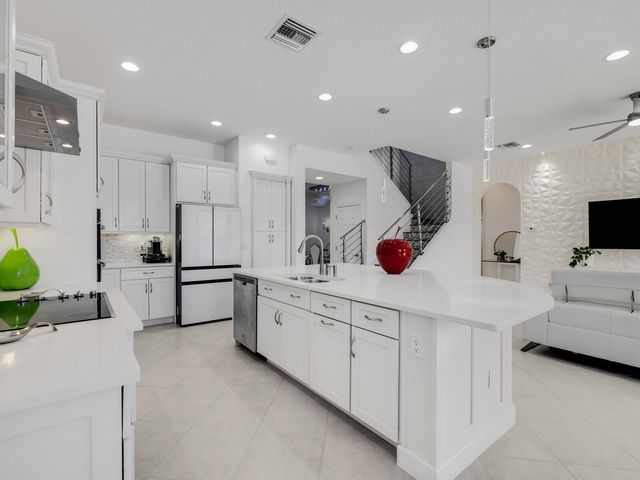 8256 Bradford Way, Parkland, FL 33076