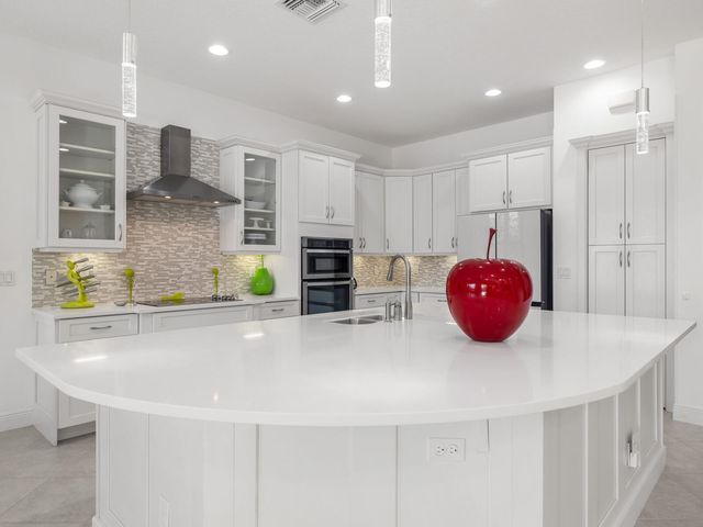 8256 Bradford Way, Parkland, FL 33076