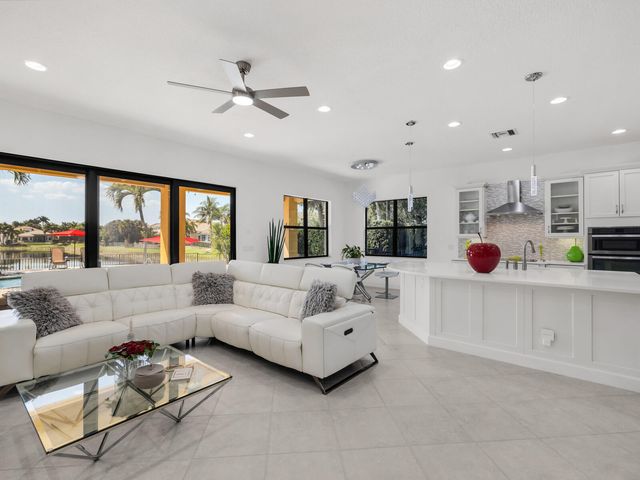 8256 Bradford Way, Parkland, FL 33076