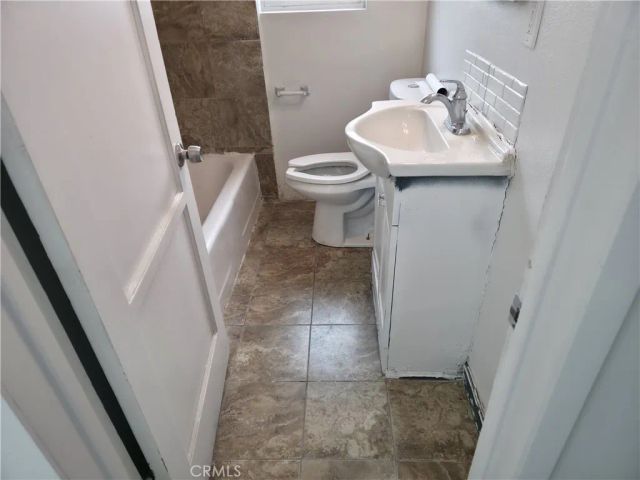 9060 Hemlock, Fontana, CA 92335