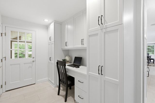 8 Bear Hill Road, Windham, NH 03087