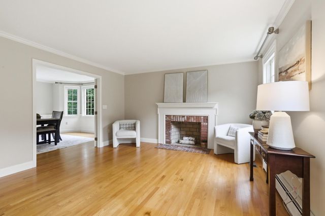 8 Bear Hill Road, Windham, NH 03087