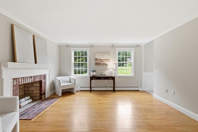 8 Bear Hill Road, Windham, NH 03087