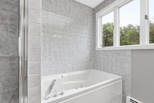 8 Bear Hill Road, Windham, NH 03087