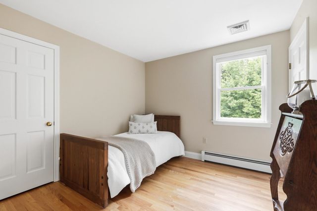 8 Bear Hill Road, Windham, NH 03087