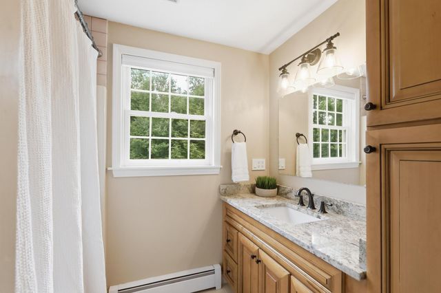 8 Bear Hill Road, Windham, NH 03087