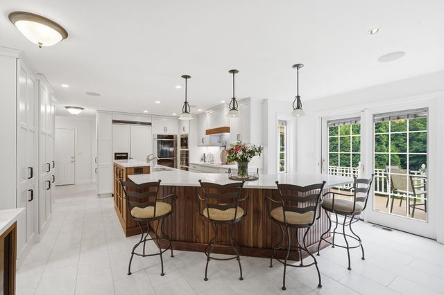 8 Bear Hill Road, Windham, NH 03087