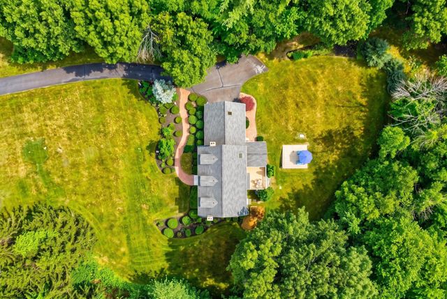 8 Bear Hill Road, Windham, NH 03087