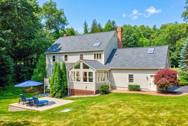 8 Bear Hill Road, Windham, NH 03087