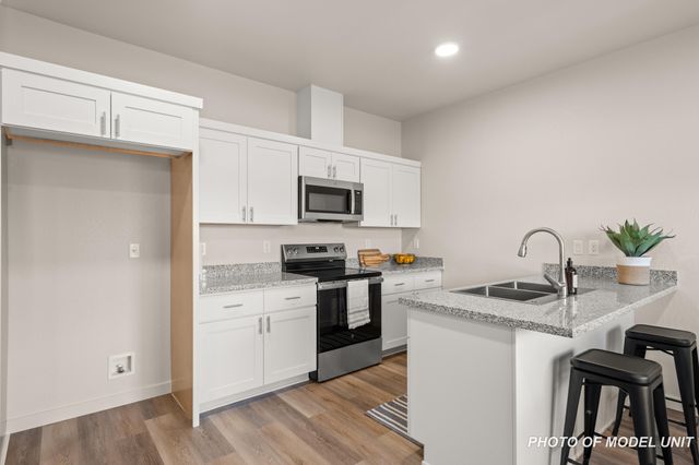2028 Sunset Drive 5, Medford, OR 97501