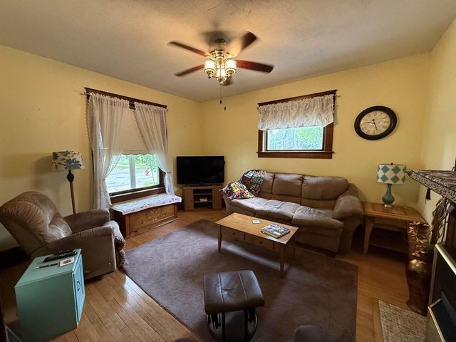 102 N CLINTON AVENUE, Clintonville, WI 54929