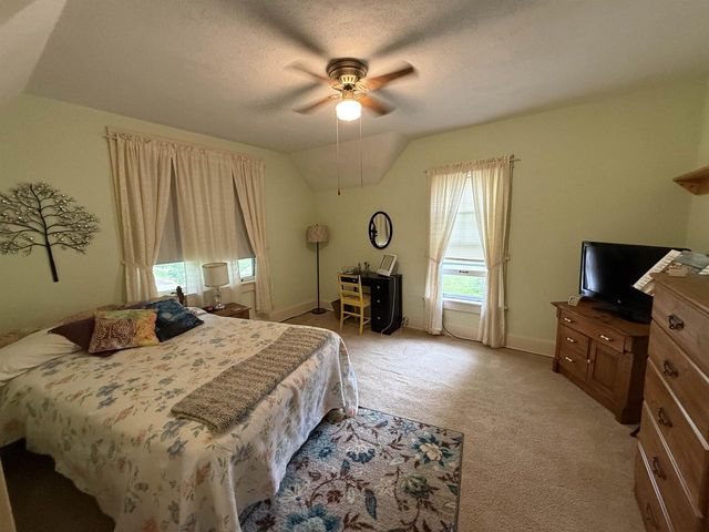 102 N CLINTON AVENUE, Clintonville, WI 54929