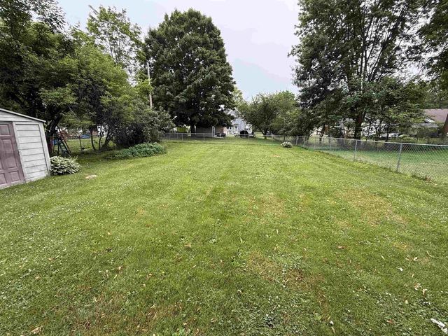 102 N CLINTON AVENUE, Clintonville, WI 54929