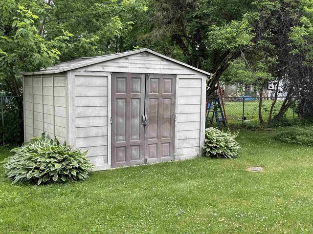 102 N CLINTON AVENUE, Clintonville, WI 54929
