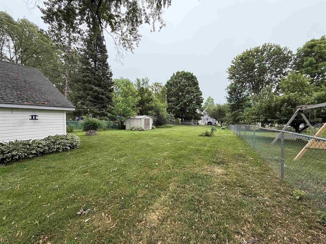 102 N CLINTON AVENUE, Clintonville, WI 54929