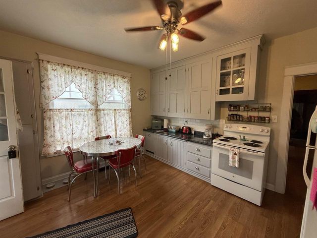 102 N CLINTON AVENUE, Clintonville, WI 54929