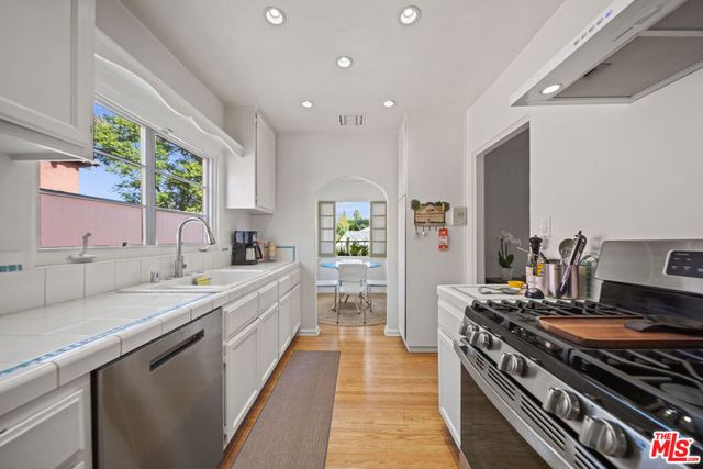 837 N Harper Avenue, Los Angeles, CA 90046