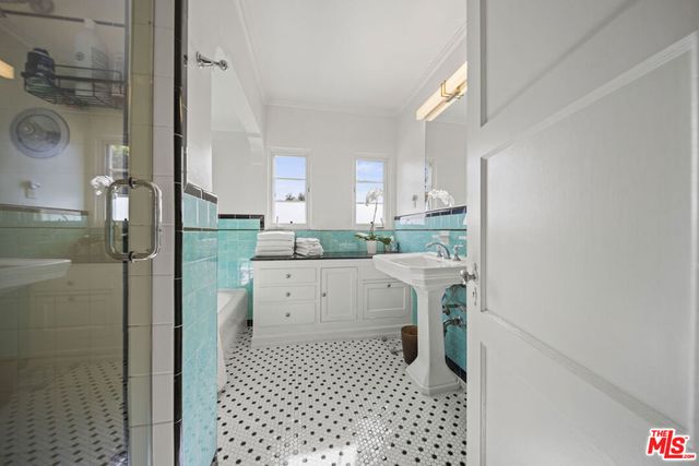 837 N Harper Avenue, Los Angeles, CA 90046