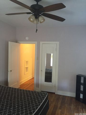 2047 W SUMMIT AVE, San Antonio, TX 78201