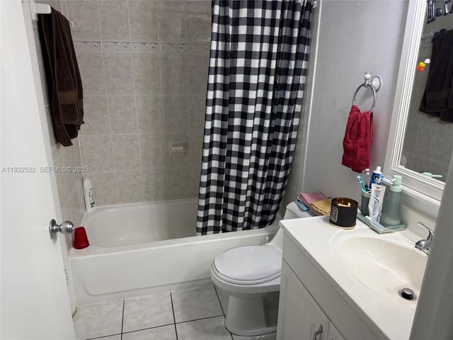 11800 SW 18th St 126-4, Miami, FL 33175